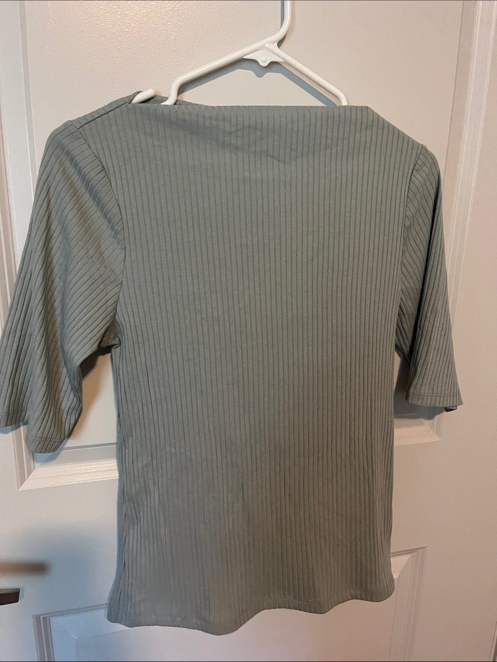 Ribbed Short-Sleeve Shirt in Sage Green